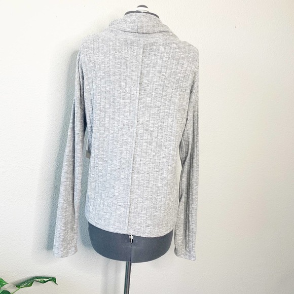 BP Light Grey Cozy Ribbed Turtleneck Pullover M - Picture 6 of 8